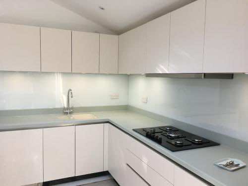 1-white-glass-kitchen-splashback