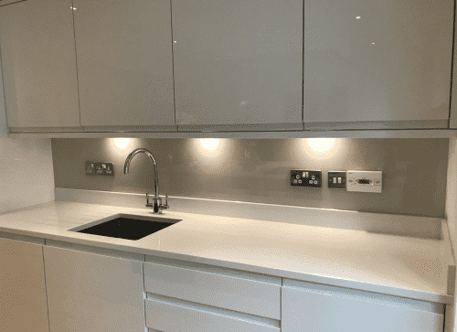 Skimming-Stone-Kitchen-Glass-Splashback