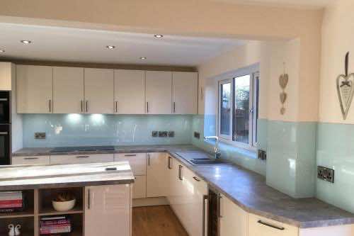 Stunning-Kitchen-Toughened-Glass-Splashback-Coloured-in-Clear-Day-Blue-min