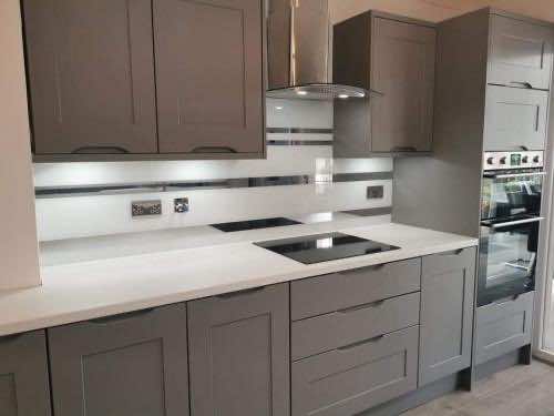 White Glass Splashback with mirror lines
