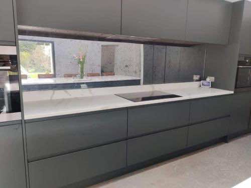 Antique mirror splashbacks